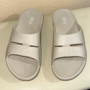 Slide Sandals Size 7